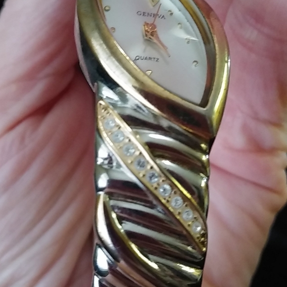 Watch - Picture 3 of 3